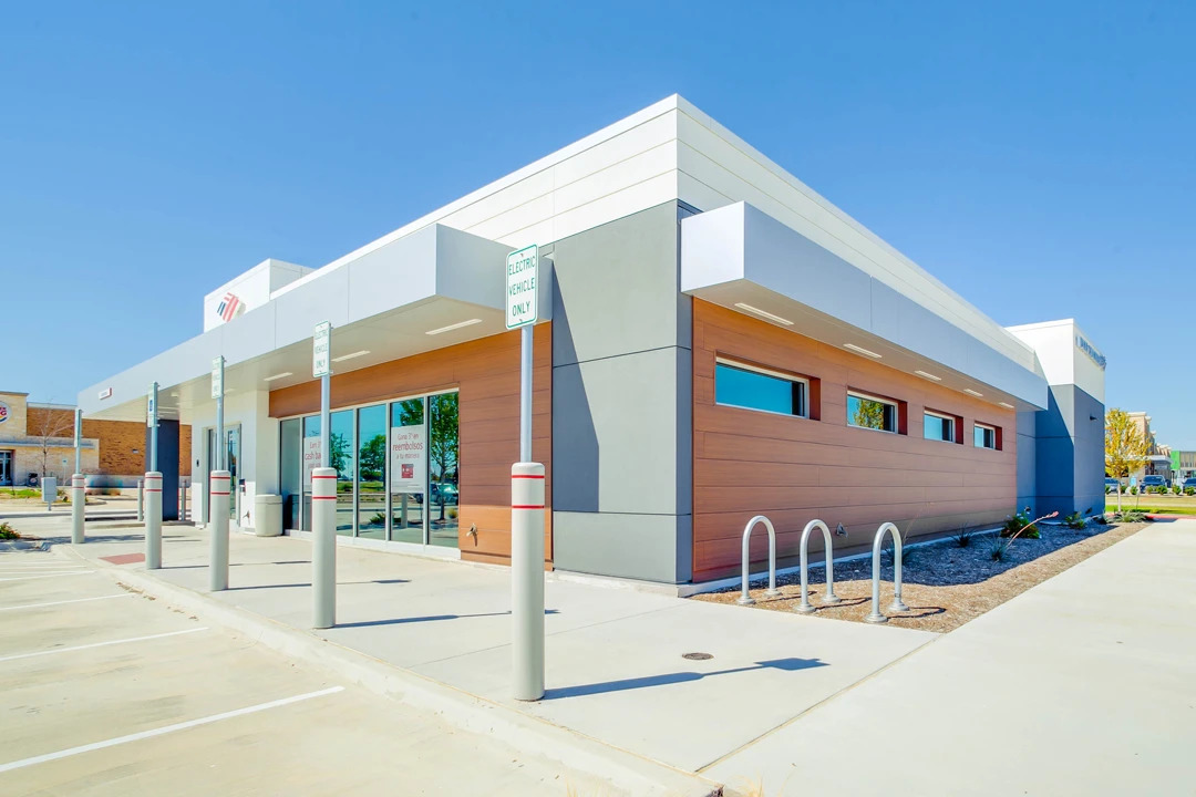 ConsumerBank_ExteriorWalls_Woodgrain1