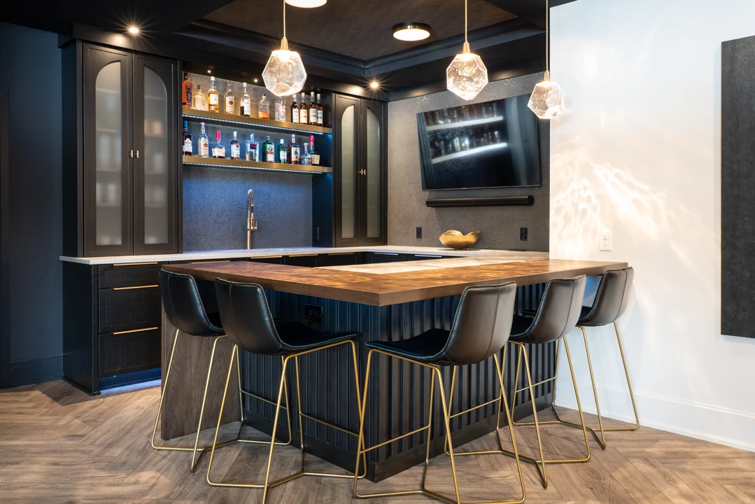 DellwoodResidential_InteriorMillwork_CorrugatedPanels_Brass_Graphic_BlackenedSteel1