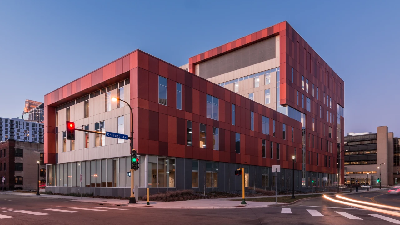 HennepinCountyMedicalCenter_ExteriorWalls_CustomRust_CustomWoodgrain5