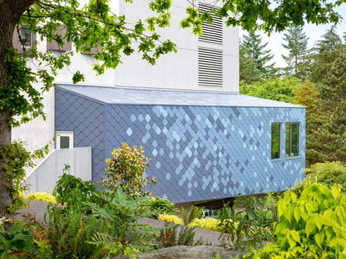 PointDefianceZoo&Aquarium_ExteriorWalls_FlatLock_CustomBlue3 Scale Wall System on exterior wall.