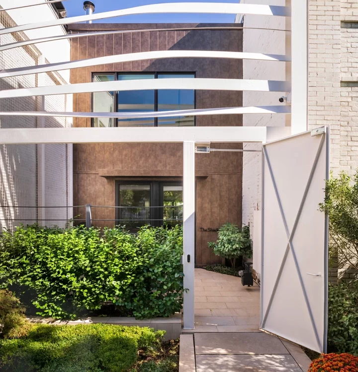 PrivateRowHouse_ExteriorWalls_Canopy_Bronze4