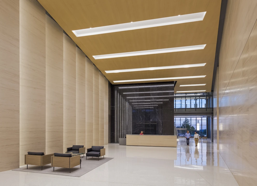 1000Maine_InteriorMetalCeiling_Woodgrain1