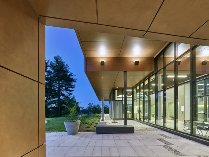 ContemporaryOfficeBuilding_TransitionalMetalWallandCeiling_Rust3
